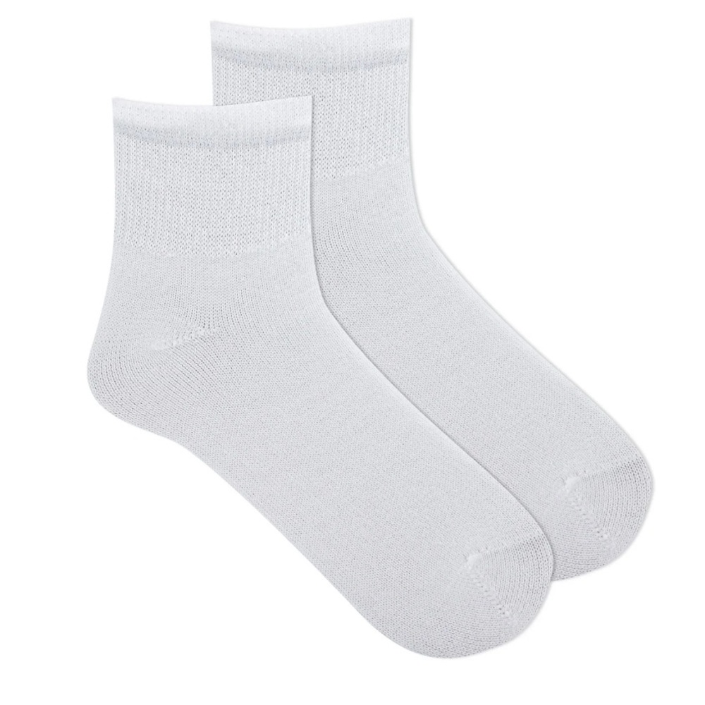 DEAL ‼️ Women’s Athletic Works 3 Packs of White Ankle Socks - Picture 4 of 5